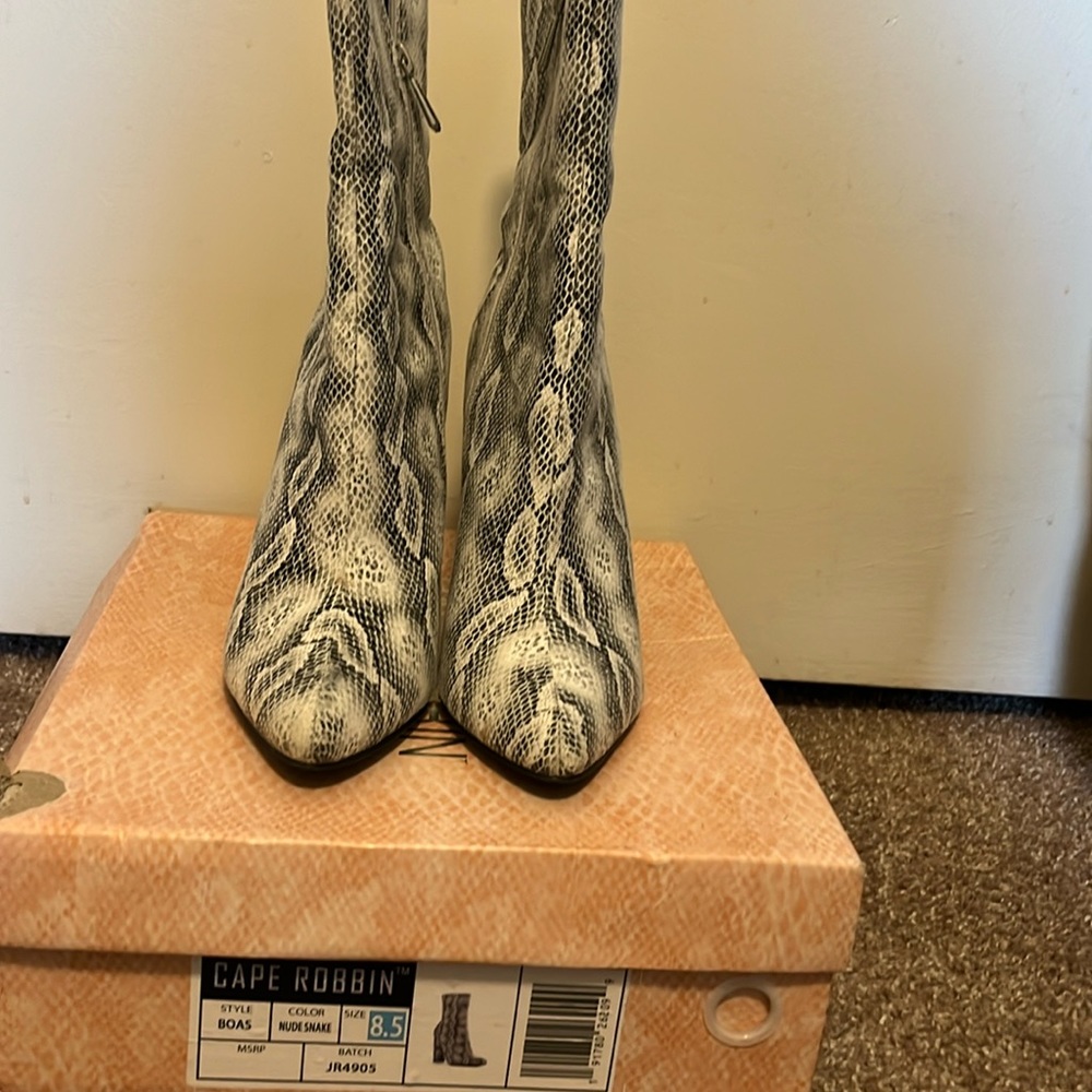 Comfortable snakeskin heels
